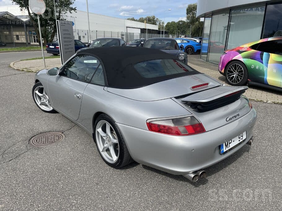 2003 Porsche 911 4