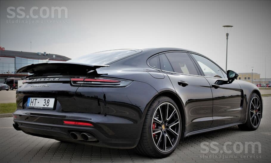 2017 Porsche Panamera
