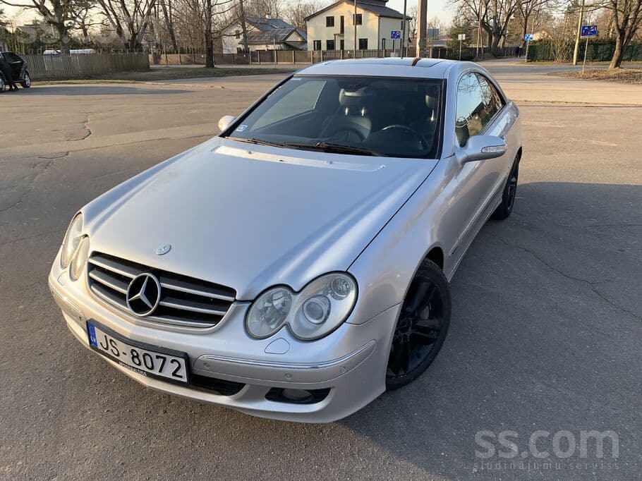 2005 Mercedes-Benz CLK320