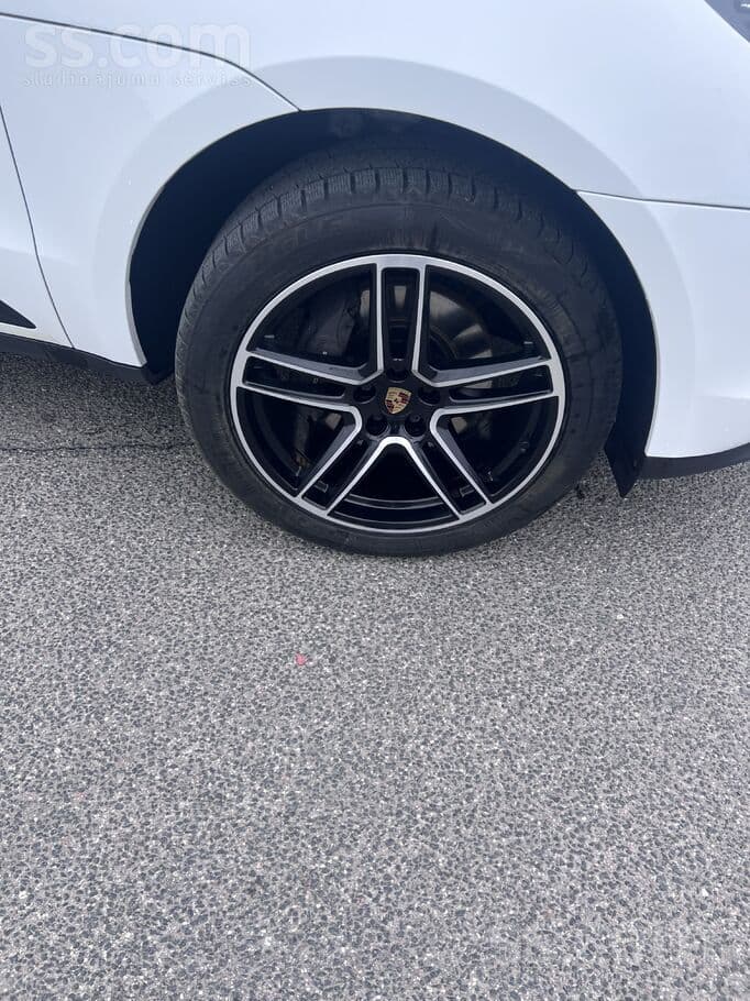 2019 Porsche Macan 3