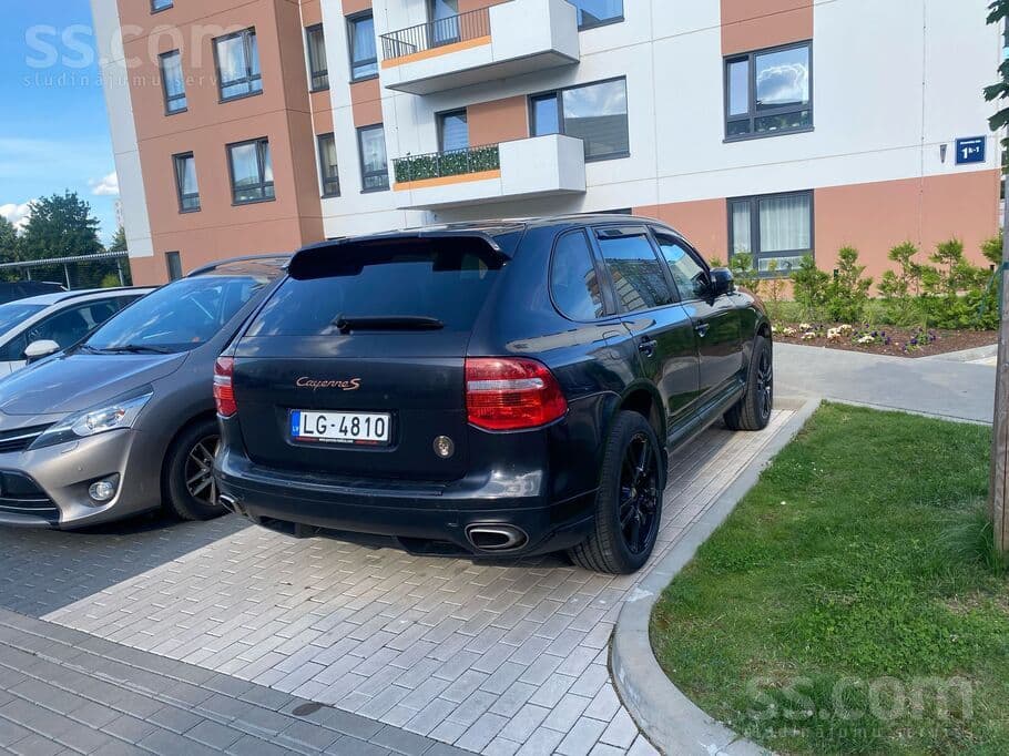 2007 Porsche Cayenne 2