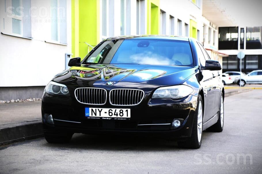 2011 BMW 530