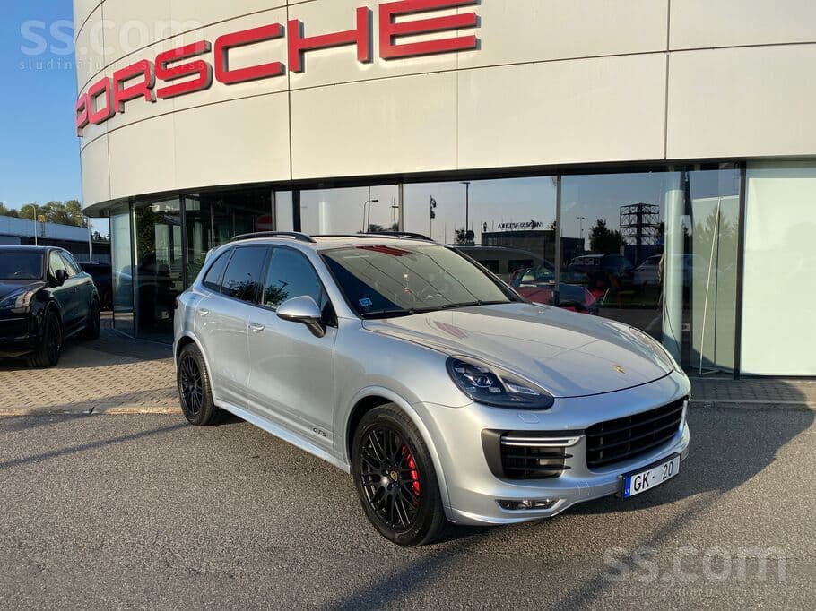 2016 Porsche Cayenne 2