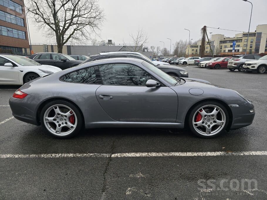 2005 Porsche 911 4