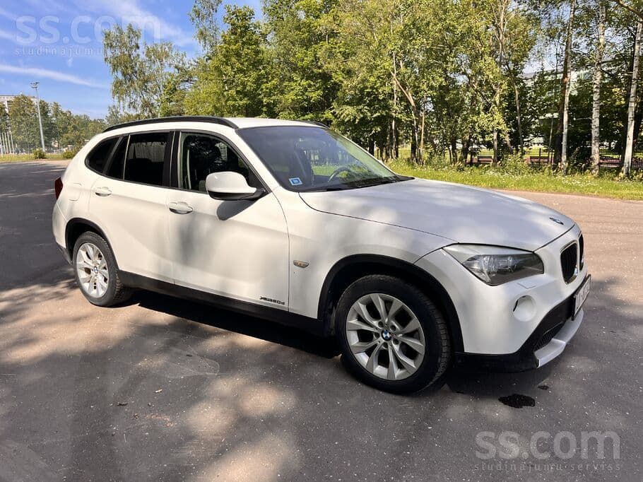2011 BMW X1 3