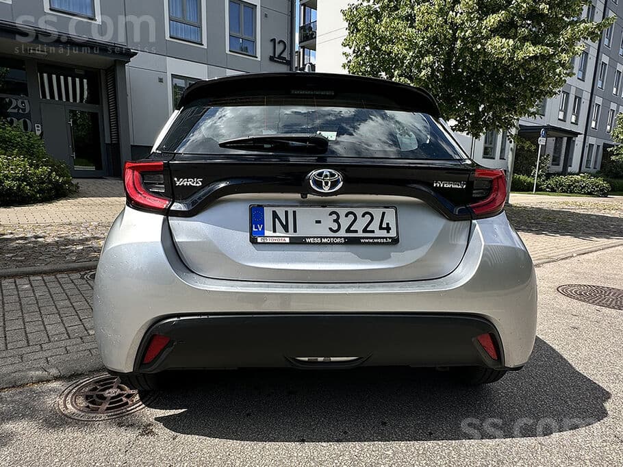 2022 Toyota Yaris 5