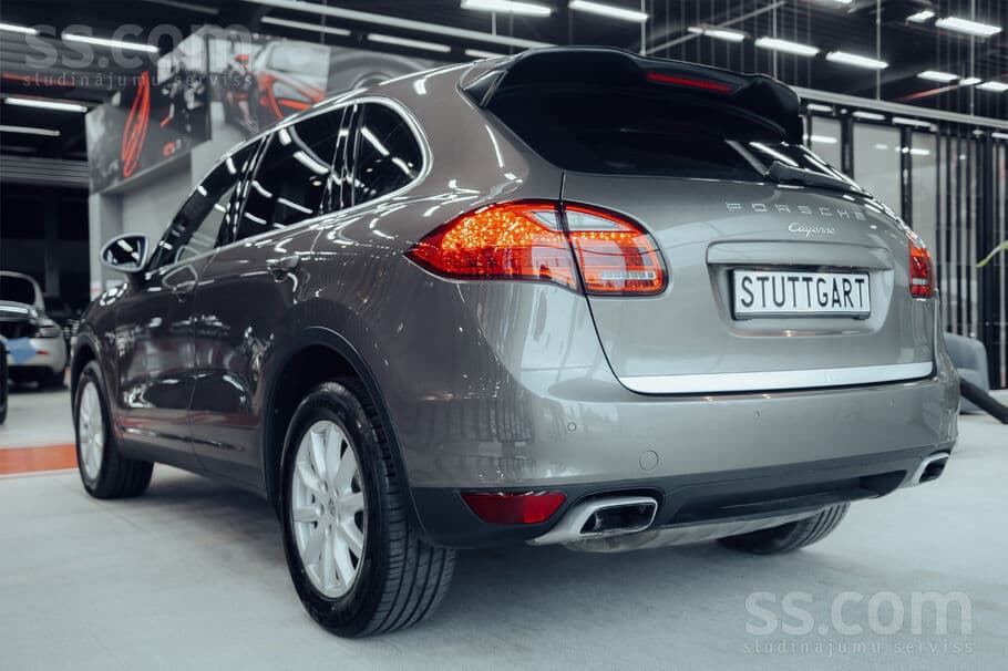 2012 Porsche Cayenne 4