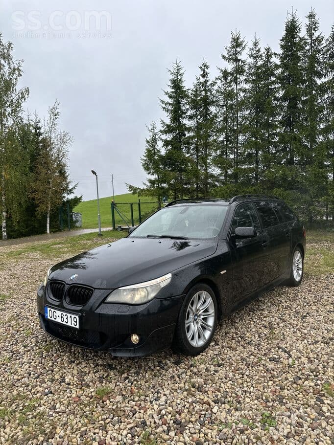 2004 BMW 530
