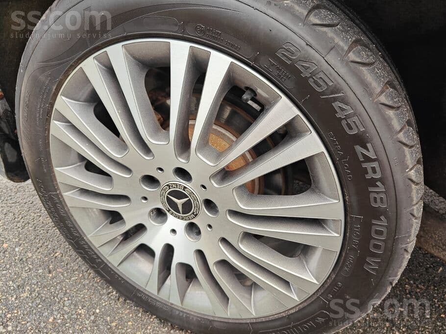 2012 Mercedes-Benz Viano 2