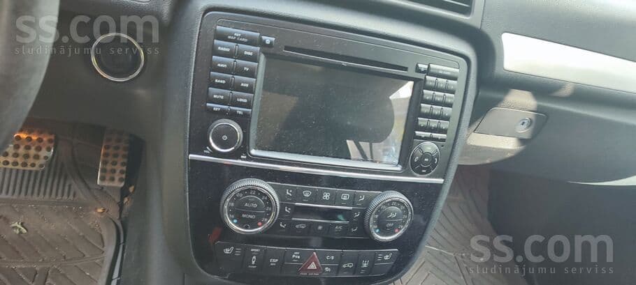 2007 Mercedes-Benz R320 2