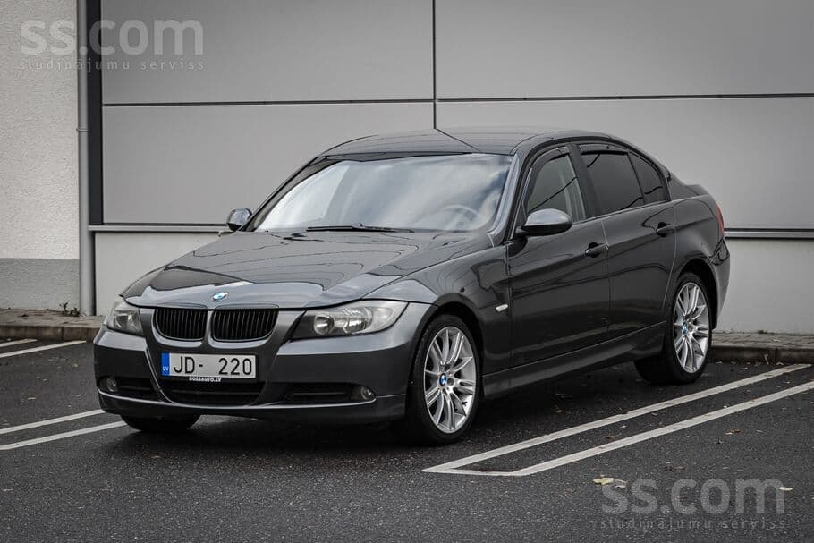 2005 BMW 320