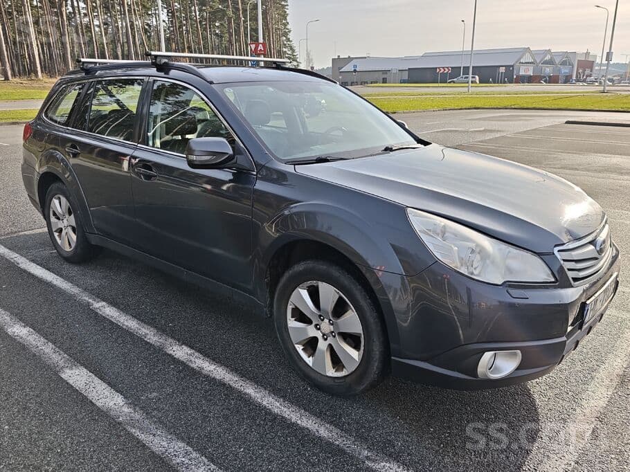 2010 Subaru OUTBACK 3