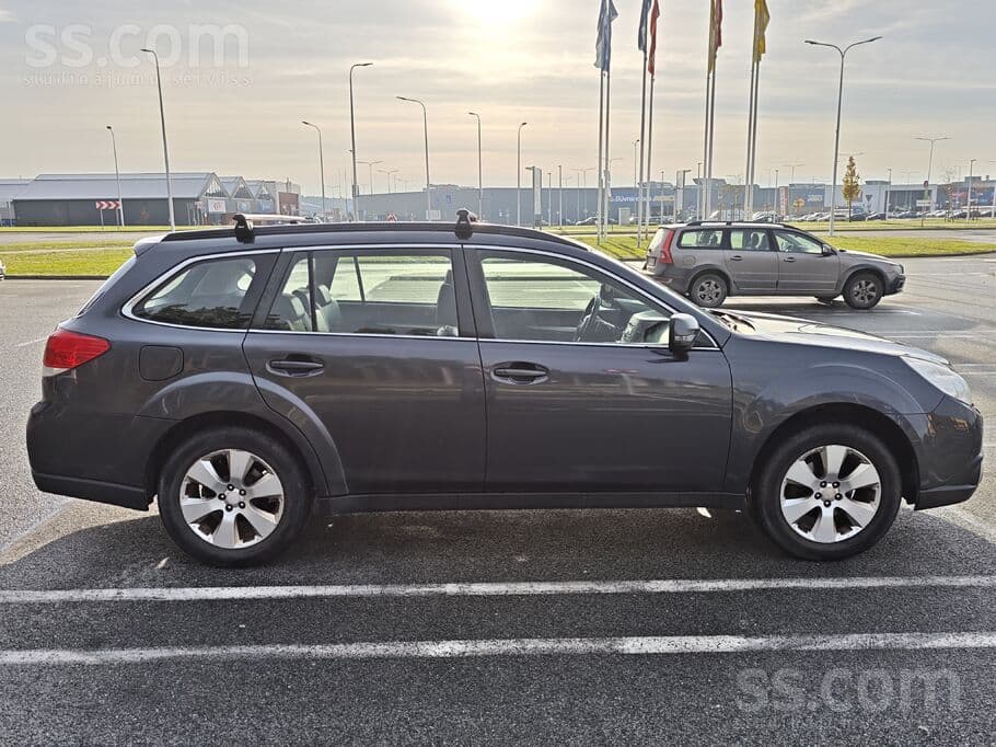 2010 Subaru OUTBACK 4
