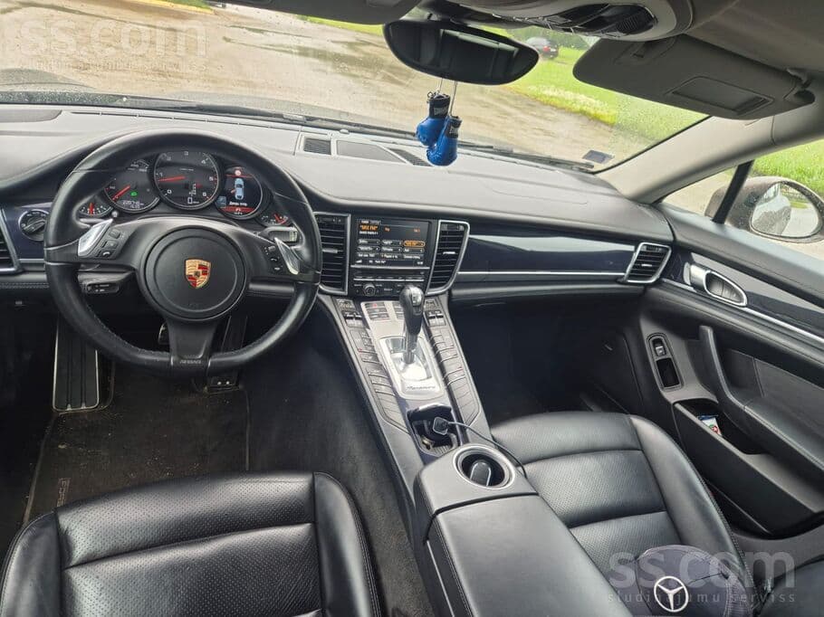 2013 Porsche Panamera 4