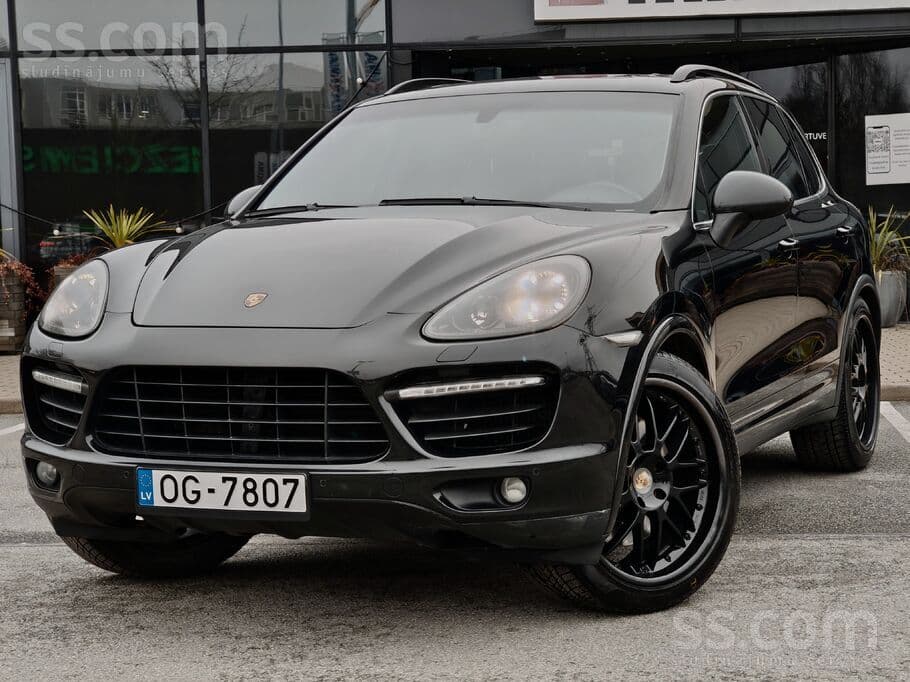 2010 Porsche Cayenne 3