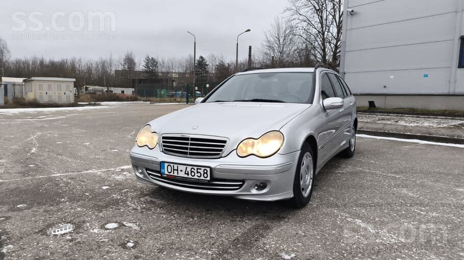 2005 Mercedes-Benz C220