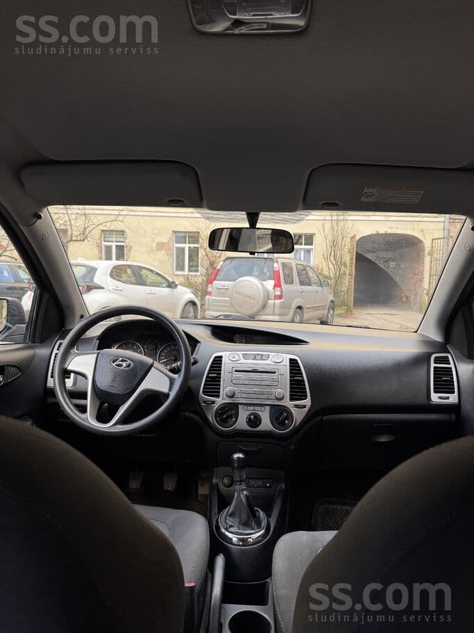 2012 Hyundai i20 4
