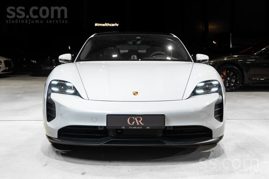 2023 Porsche Taycan 2