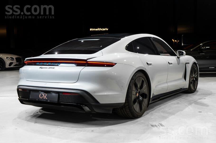2023 Porsche Taycan 4