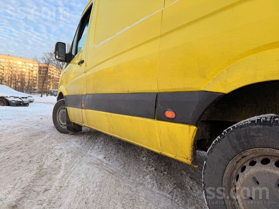 2011 Mercedes-Benz Sprinter 3