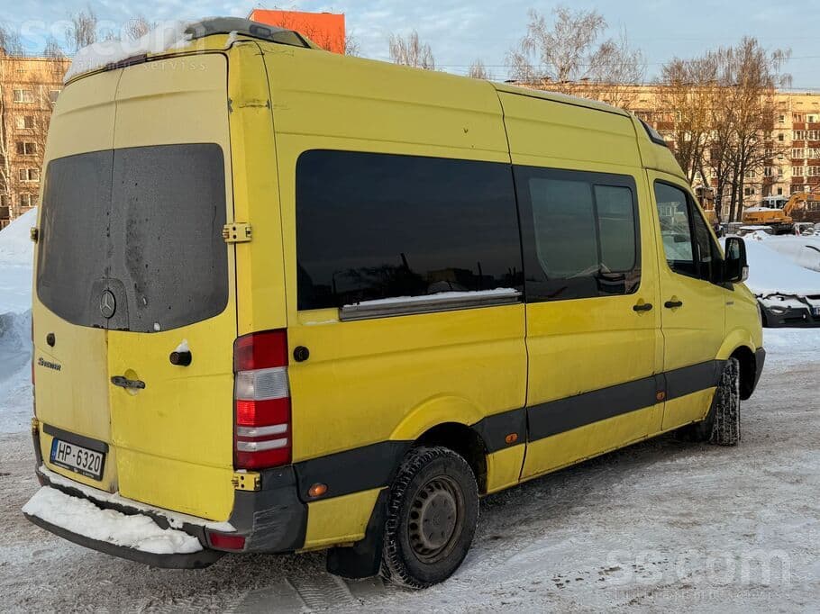 2011 Mercedes-Benz Sprinter 4