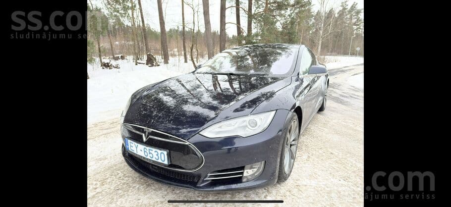 2015 Tesla Model S