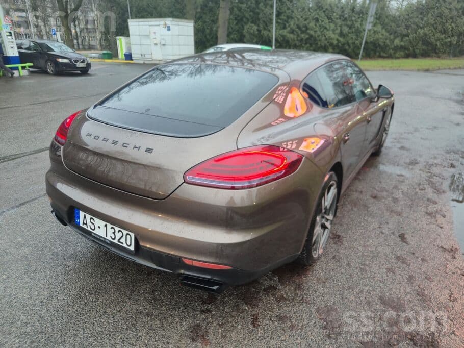2013 Porsche Panamera 5
