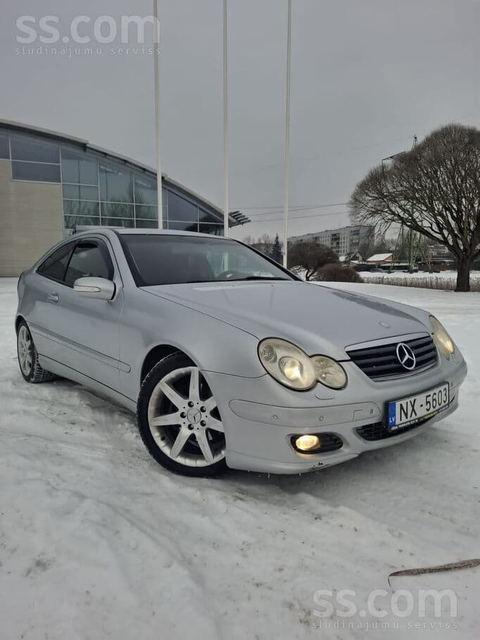2004 Mercedes-Benz C220