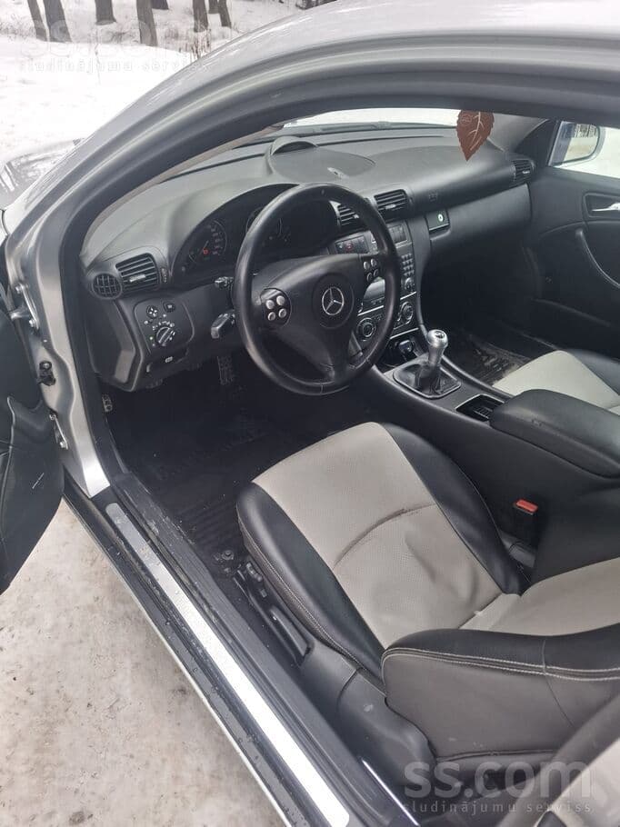 2004 Mercedes-Benz C220 4
