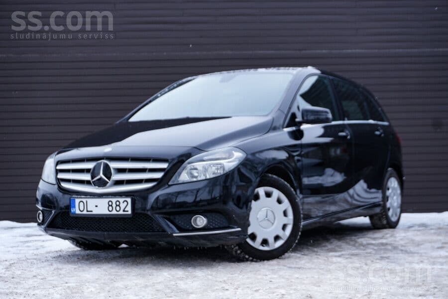 2013 Mercedes-Benz B180