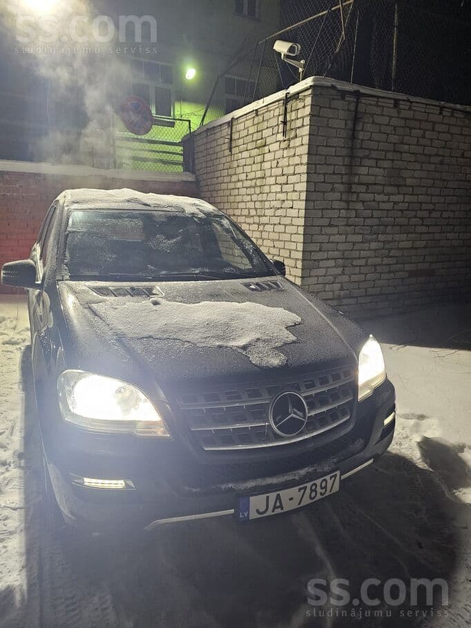 2011 Mercedes-Benz ML350