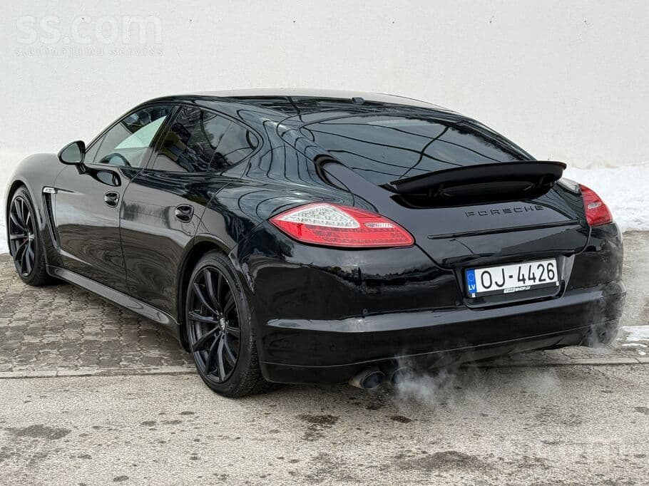 2010 Porsche Panamera 4