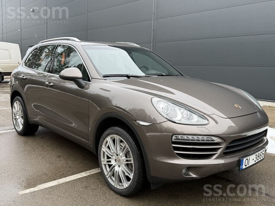 2011 Porsche Cayenne 2