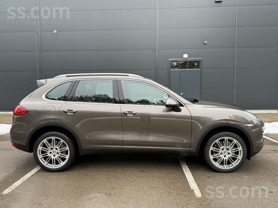 2011 Porsche Cayenne 3
