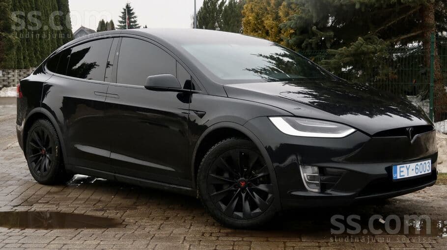 2017 Tesla Model X 4