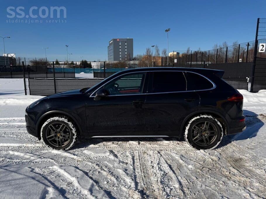 2016 Porsche Cayenne 2
