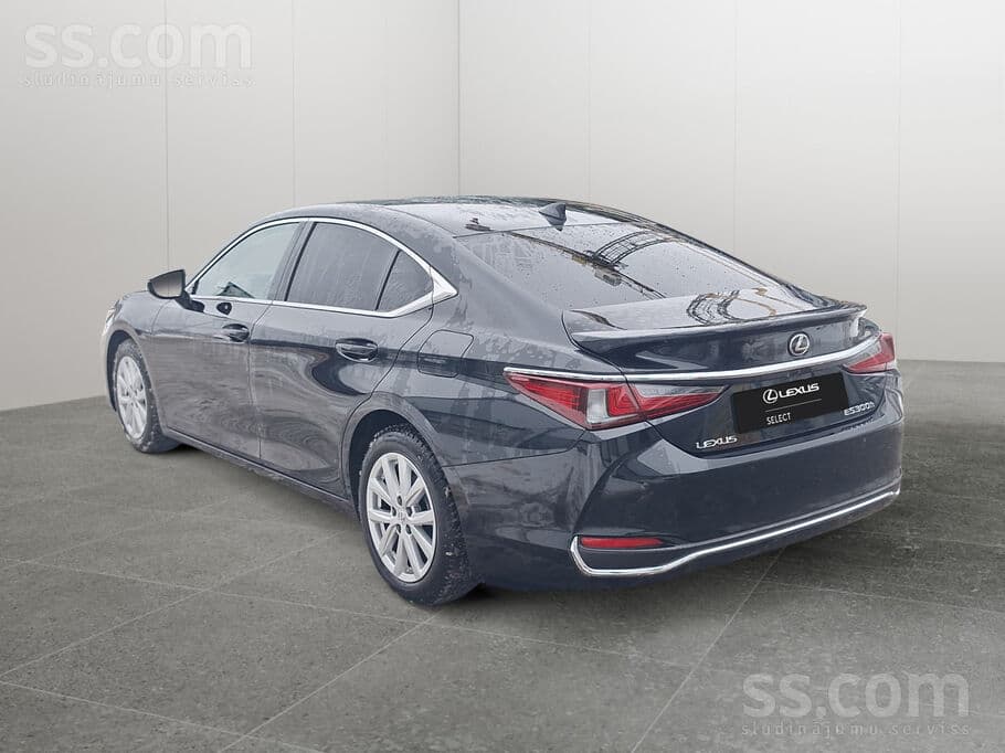 2023 Lexus ES 4