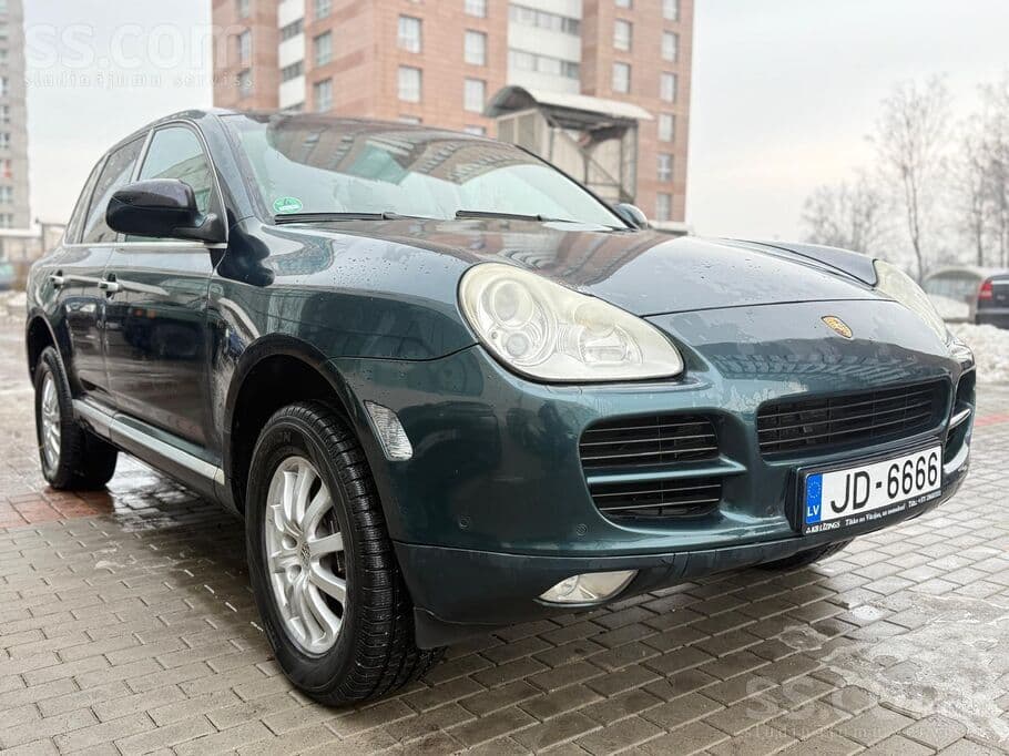 2004 Porsche Cayenne