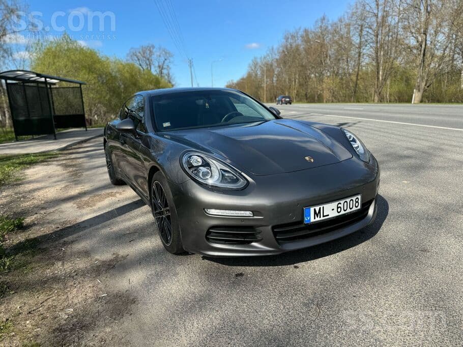 2014 Porsche Panamera 2