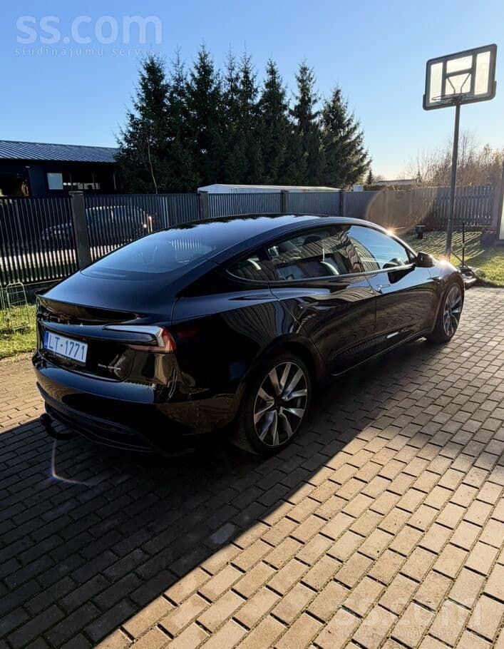 2024 Tesla Model 3 3