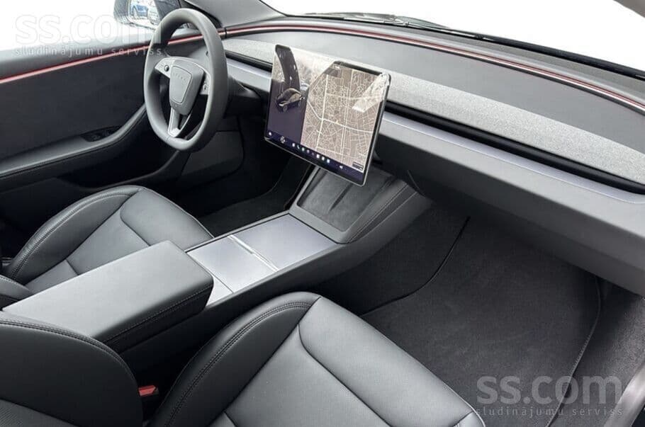 2024 Tesla Model 3 5