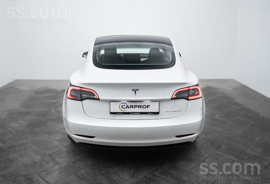 2020 Tesla Model 3 5