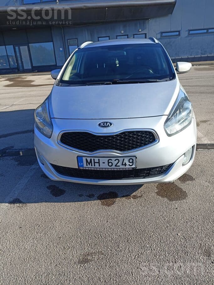 2014 Kia Carens