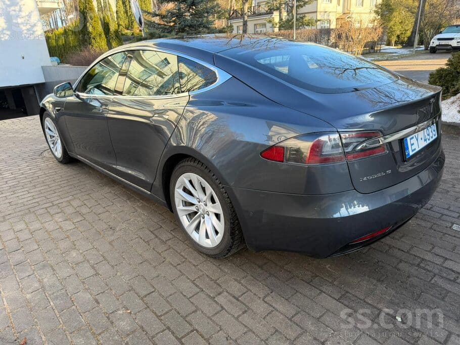 2017 Tesla Model S 3