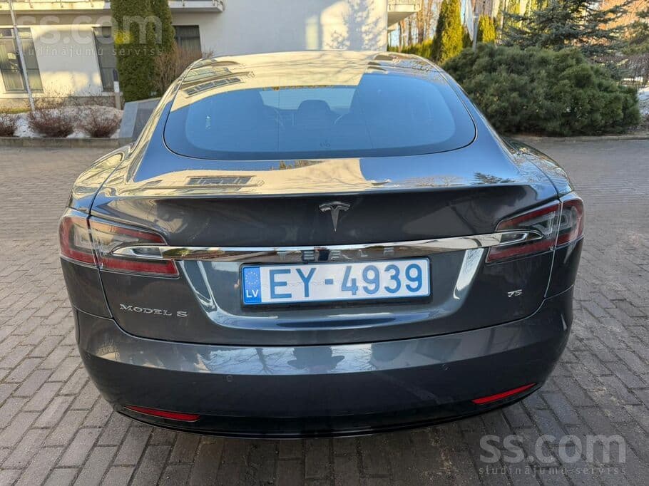 2017 Tesla Model S 4