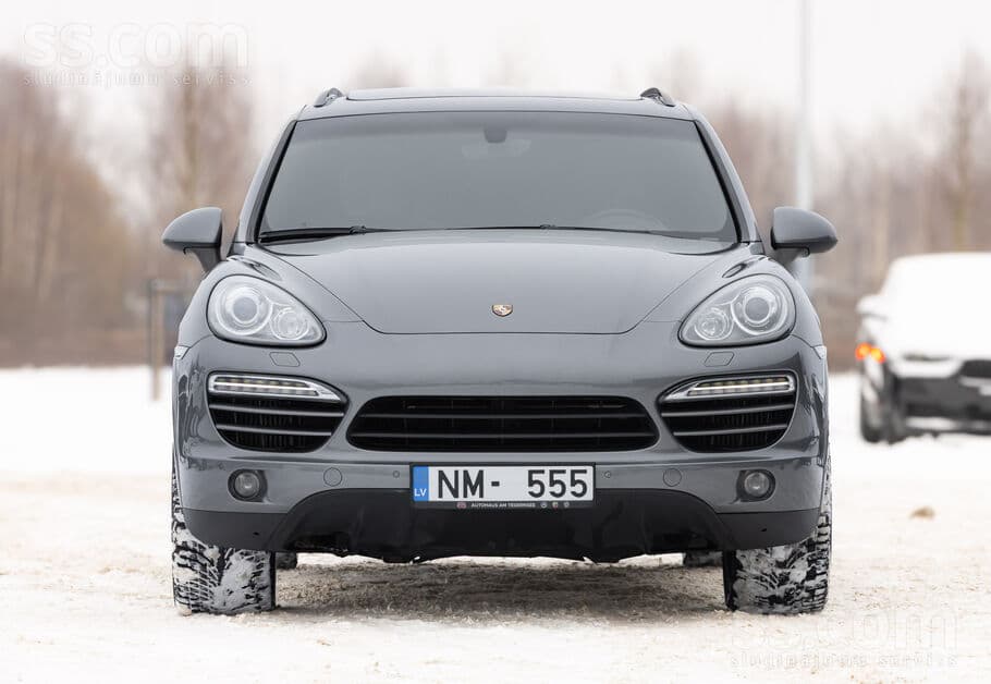 2011 Porsche Cayenne 2