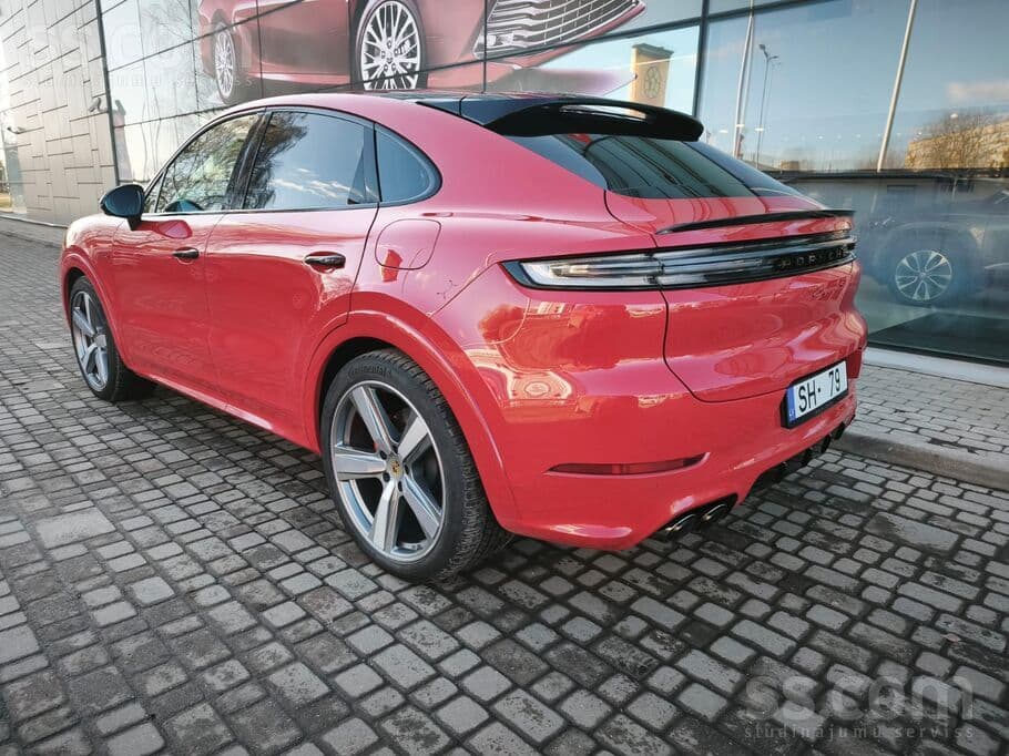 2024 Porsche Cayenne 2