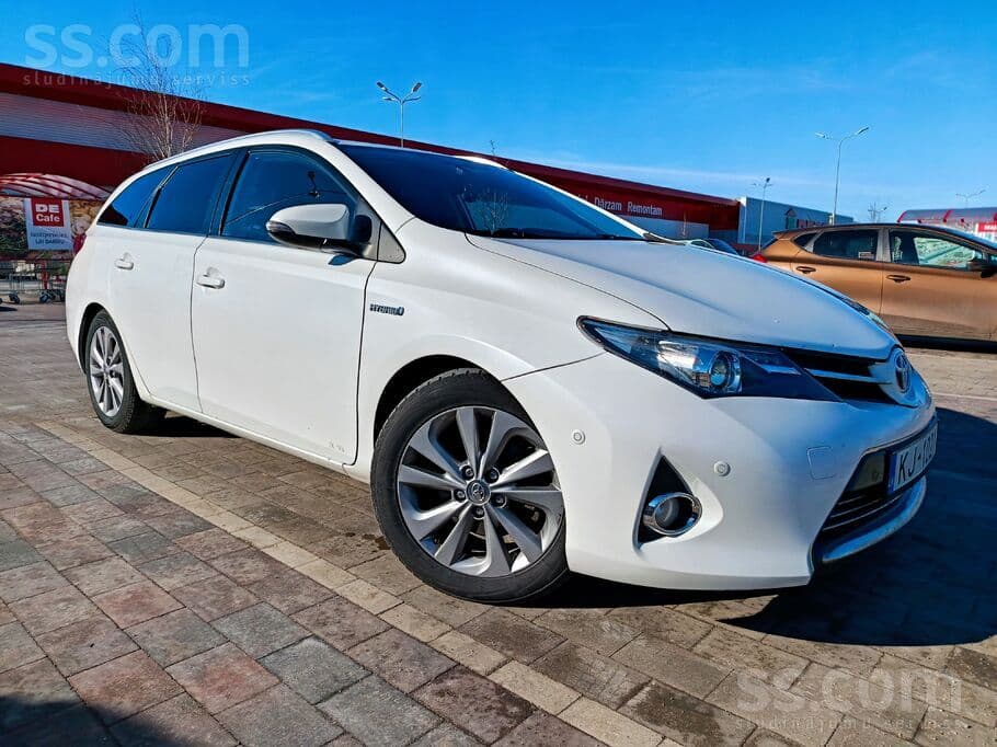 2014 Toyota Auris