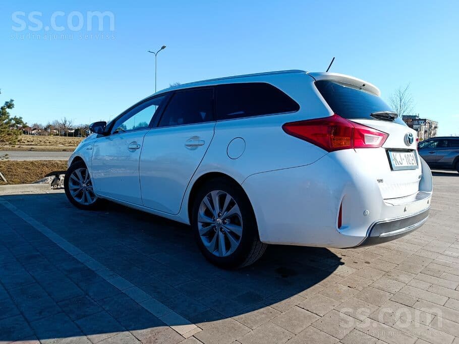 2014 Toyota Auris 4