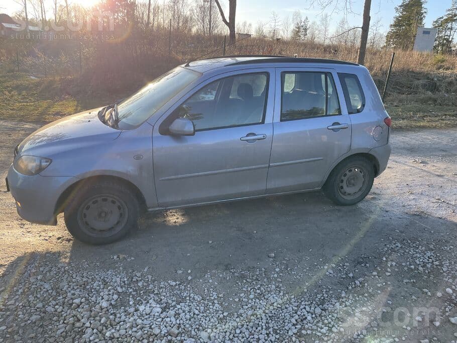 2003 Mazda 2 3